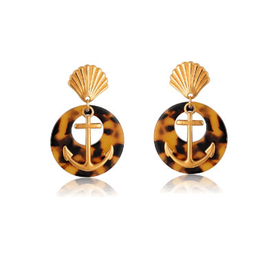Complete your look by wearing these trendy tortoiseshell hoops, featuring a 24K gold-plated shell stud and a 24K gold-plated anchor, these earrings will add some nautical style to any outfit. Because they're so light you can wear them all day through the night. Perfect for any occasion.