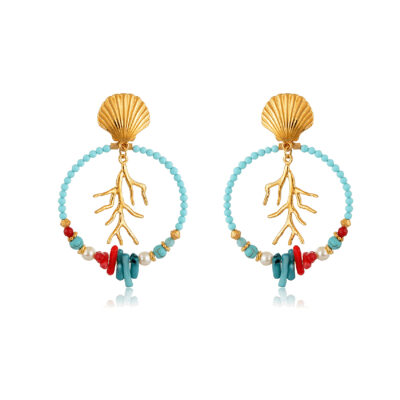 Beautiful and light, these hoops earrings are so easy to wear, they'll make you feel like the queen of the ocean. Made with a 24K gold-plated coral branch, jade and turquoise beads, pearls and bamboo corals. A beautiful gold-plated clamshell stud finishes the earrings, giving them a final nautical touch. A combination of red, blue petrol and pearl is just perfect to give a nautical spirit to your favorite outfit.