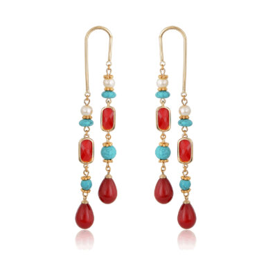 One of the most beautiful earrings of the Red Sea Collection. This wonderful asymmetrical drop earring is made of howlite, crystal and pearls in a classic tricolor summery match, deep red, turquoise and pearl.