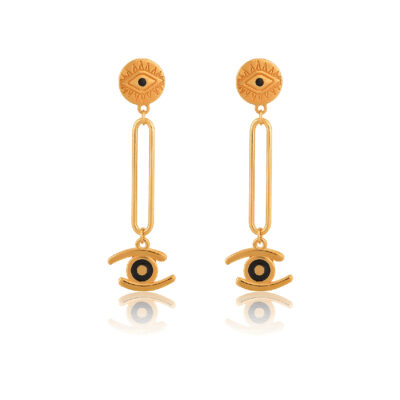 Part of the “All eyes on me” collection, this pair of earrings features an elegant evil-eye. A 24Kgold-plated paper clip. Hanging from an evil-eye stud. Great for pairing with our other Greek-chic pieces, like our Chic and elegant evil eye pendant.