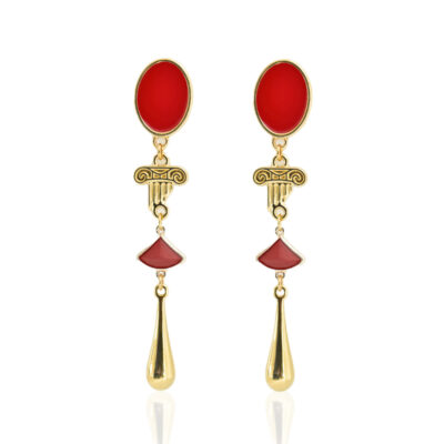 Ancient Greek inspired earrings, with pearl drop and black crystal triangle. A perfect blend of sophistication and simplicity, dangling from an enamel oval stud. Stylish and simple at the same time, they are perfect for any occasion.